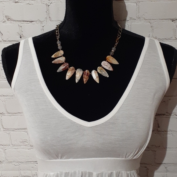 Gorgeous new stone necklace - Picture 1 of 3
